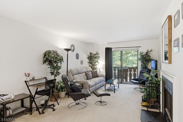 609 Mark Twain Way, Mahwah Twp., NJ 07430