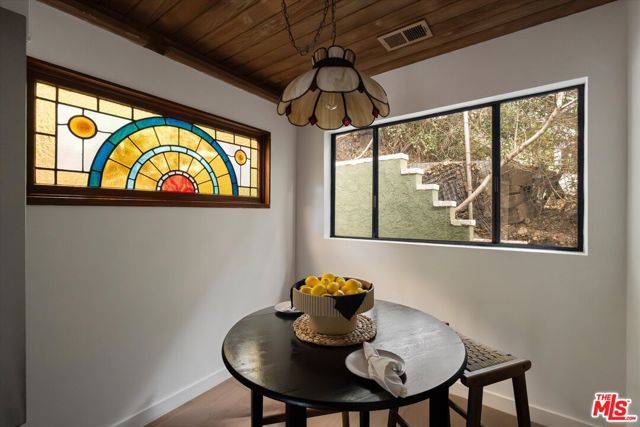 8506 Oak Court, Los Angeles, CA 90046