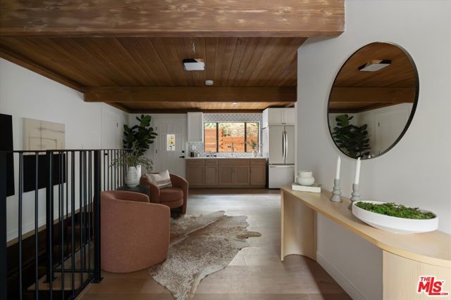 8506 Oak Court, Los Angeles, CA 90046