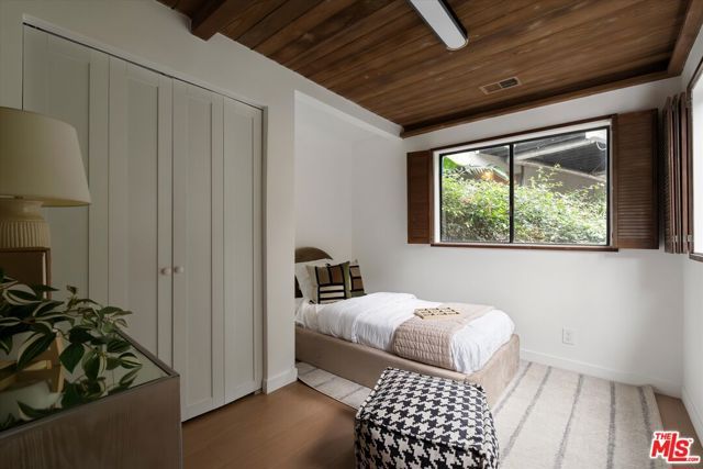 8506 Oak Court, Los Angeles, CA 90046
