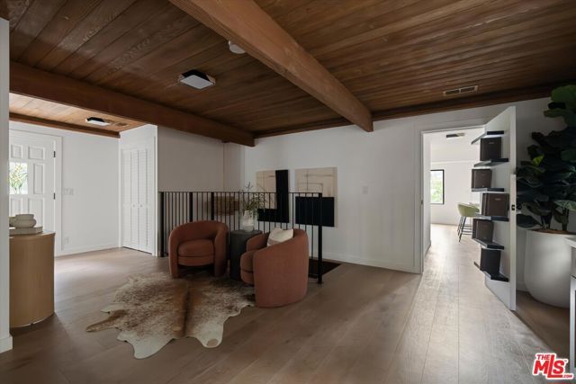 8506 Oak Court, Los Angeles, CA 90046