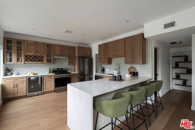 8506 Oak Court, Los Angeles, CA 90046