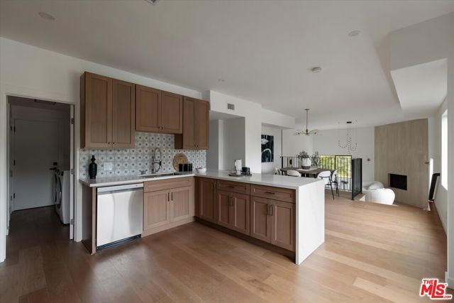 8506 Oak Court, Los Angeles, CA 90046