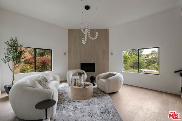 8506 Oak Court, Los Angeles, CA 90046