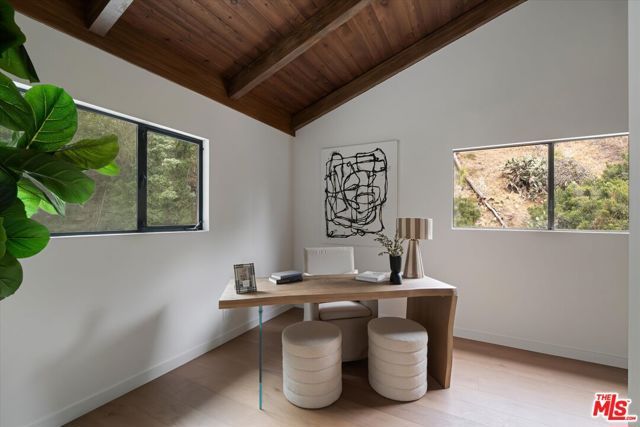 8506 Oak Court, Los Angeles, CA 90046