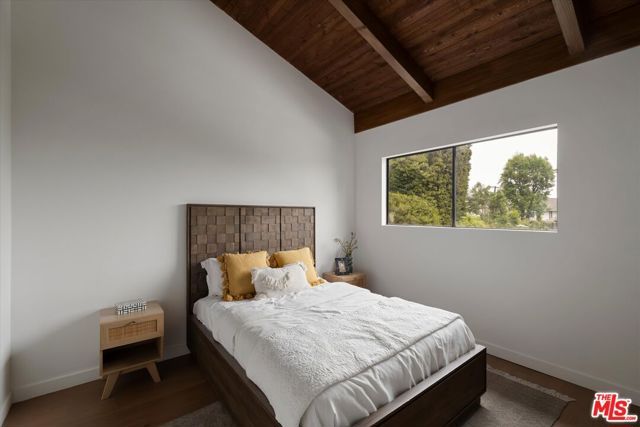 8506 Oak Court, Los Angeles, CA 90046