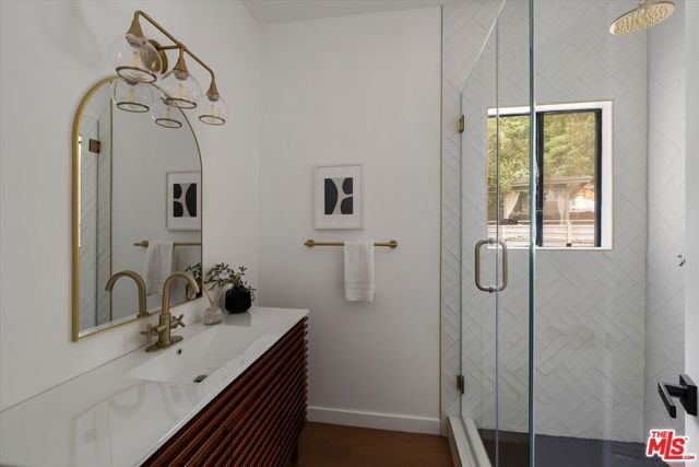 8506 Oak Court, Los Angeles, CA 90046