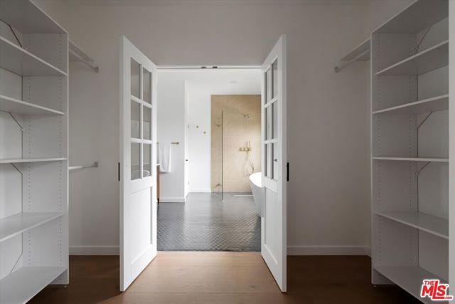 8506 Oak Court, Los Angeles, CA 90046