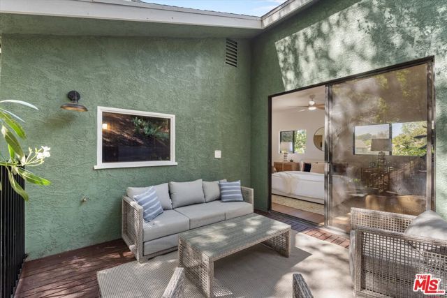 8506 Oak Court, Los Angeles, CA 90046
