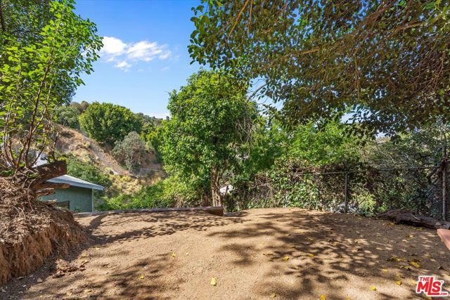 8506 Oak Court, Los Angeles, CA 90046
