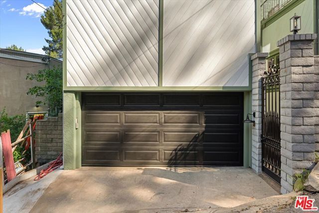 8506 Oak Court, Los Angeles, CA 90046