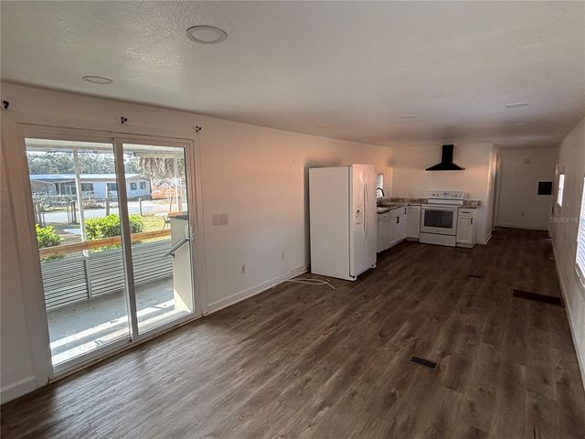 6781 SE 173RD COURT, Ocklawaha, FL 32179