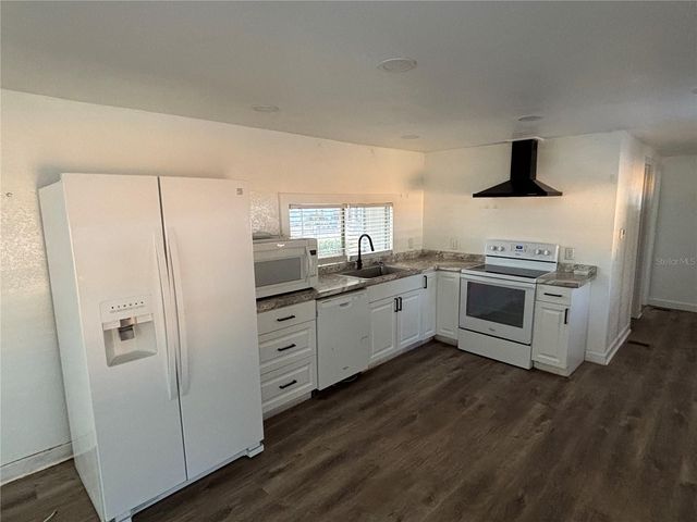 6781 SE 173RD COURT, Ocklawaha, FL 32179