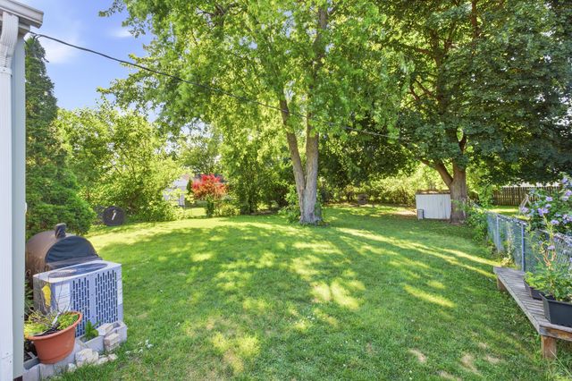 132 Walnut Court, Mundelein, IL 60060