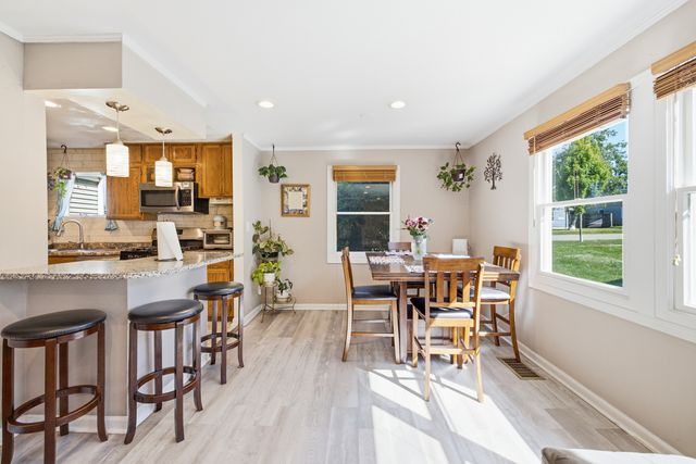 132 Walnut Court, Mundelein, IL 60060