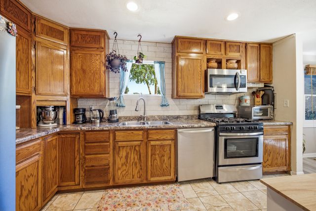 132 Walnut Court, Mundelein, IL 60060