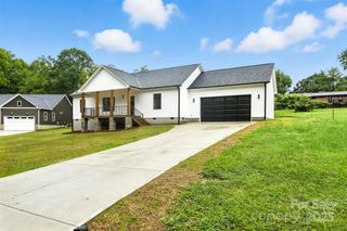 1479 20th Street NE, Hickory, NC 28601