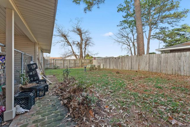 8737 Wakefield Ave, Baton Rouge, LA 70806