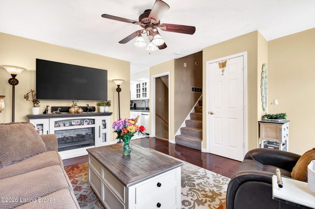 8700 William Penn Way, Louisville, KY 40228