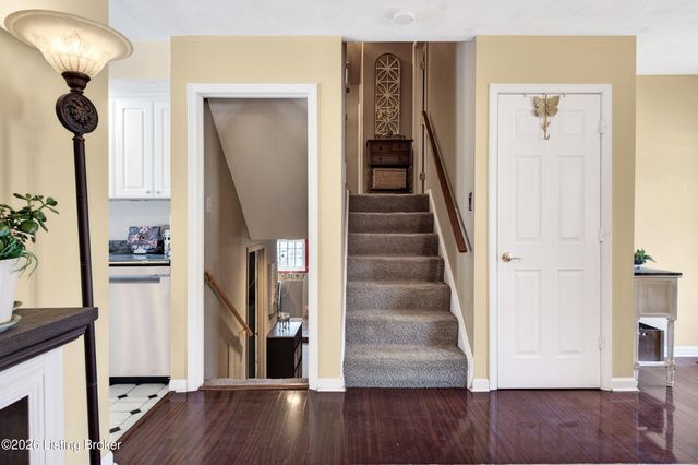 8700 William Penn Way, Louisville, KY 40228