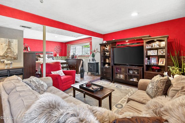 8700 William Penn Way, Louisville, KY 40228