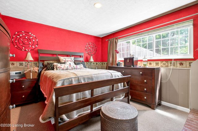8700 William Penn Way, Louisville, KY 40228