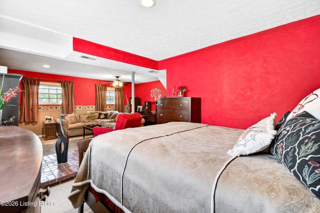 8700 William Penn Way, Louisville, KY 40228