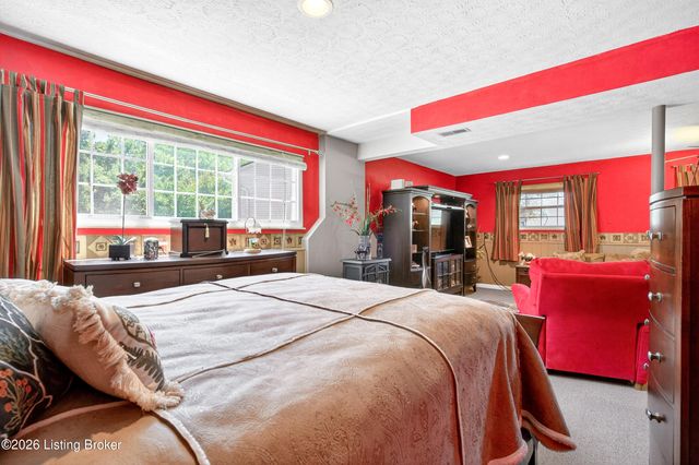 8700 William Penn Way, Louisville, KY 40228