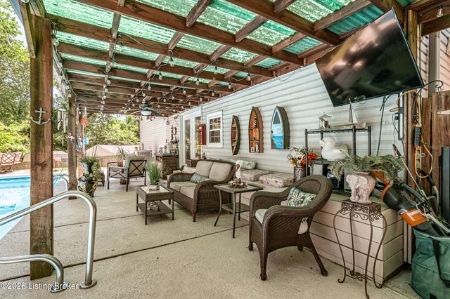 8700 William Penn Way, Louisville, KY 40228