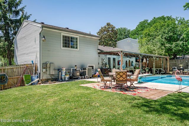 8700 William Penn Way, Louisville, KY 40228