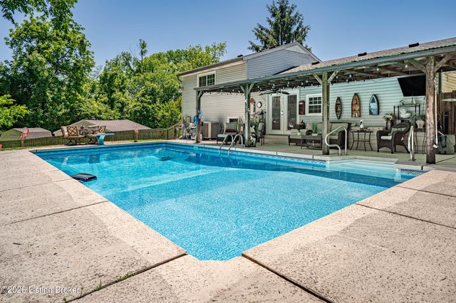 8700 William Penn Way, Louisville, KY 40228