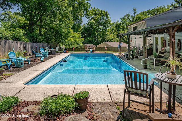 8700 William Penn Way, Louisville, KY 40228