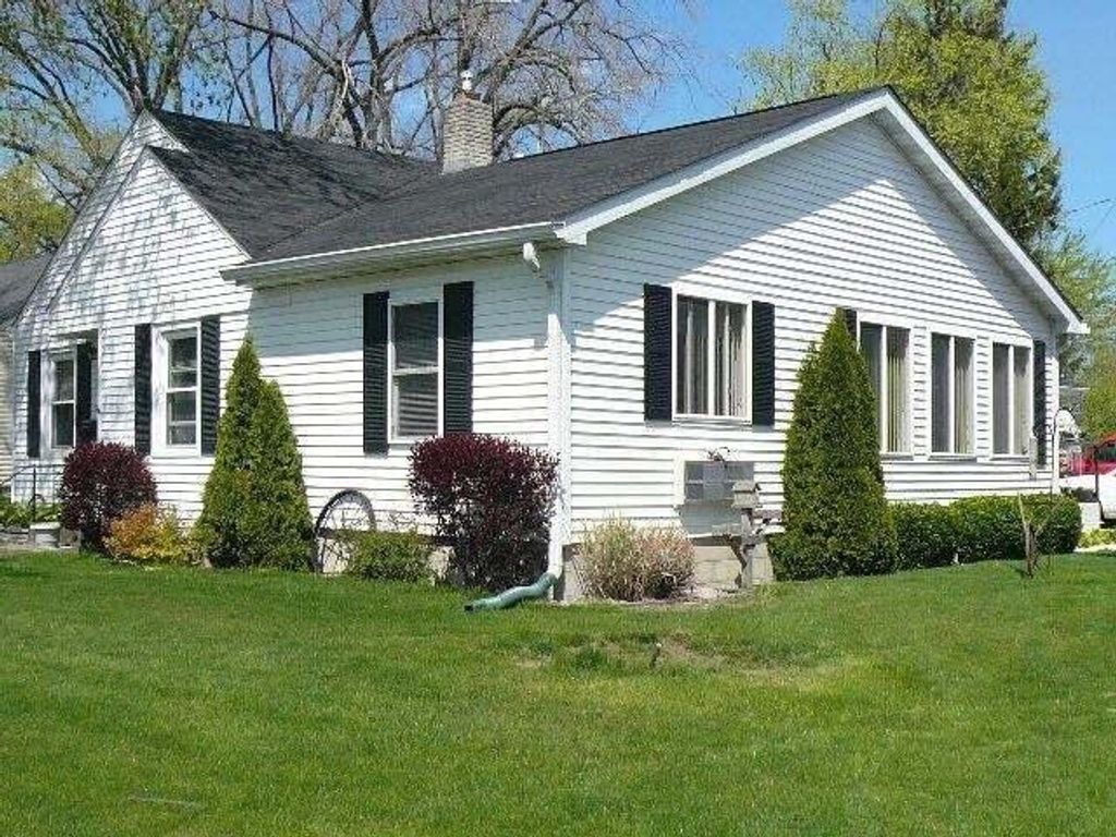 2 W Old Ridge Road, Hobart, IN 46342