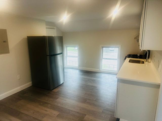 558 Pleasant Street 2, Norwood, MA 02062