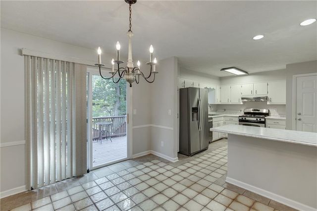 978 Chartley Drive SW, Lilburn, GA 30047