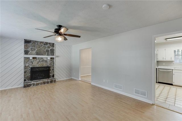 978 Chartley Drive SW, Lilburn, GA 30047
