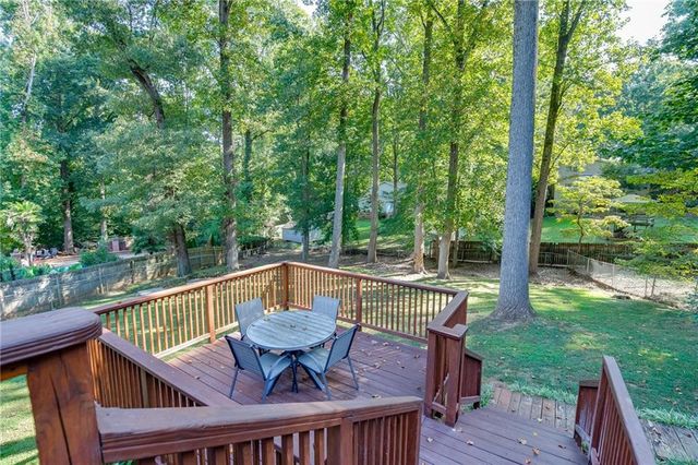 978 Chartley Drive SW, Lilburn, GA 30047
