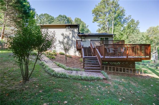 978 Chartley Drive SW, Lilburn, GA 30047