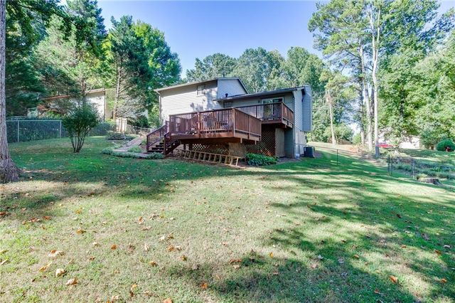 978 Chartley Drive SW, Lilburn, GA 30047