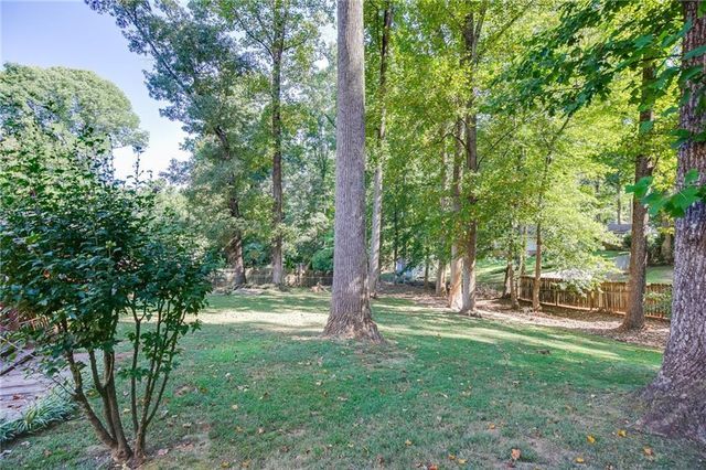 978 Chartley Drive SW, Lilburn, GA 30047
