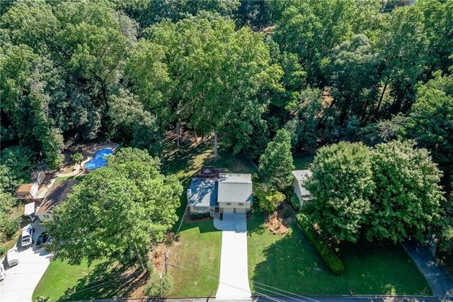 978 Chartley Drive SW, Lilburn, GA 30047