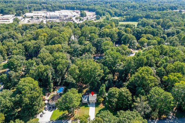 978 Chartley Drive SW, Lilburn, GA 30047