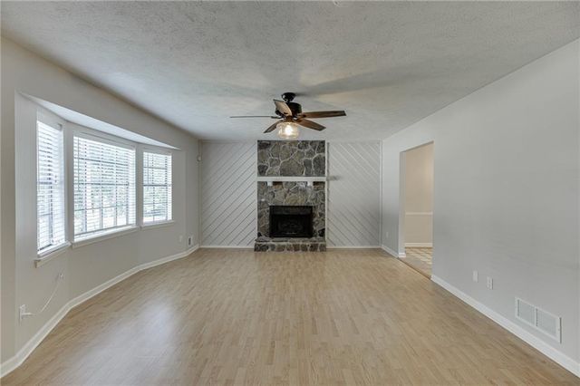 978 Chartley Drive SW, Lilburn, GA 30047