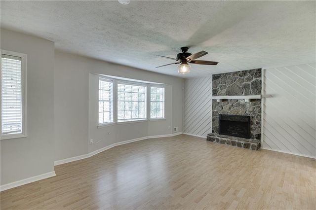 978 Chartley Drive SW, Lilburn, GA 30047