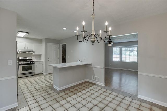 978 Chartley Drive SW, Lilburn, GA 30047