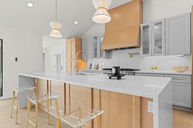 6143 Ella Lee Lane, Houston, TX 77057