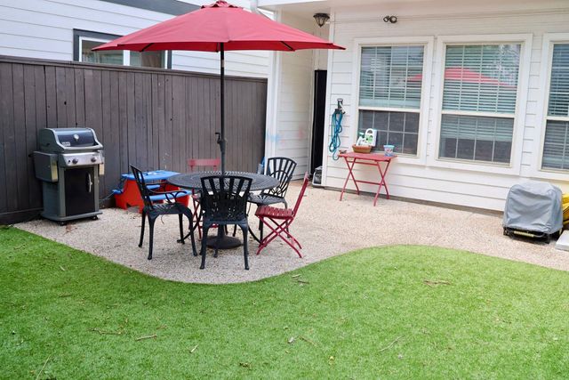 5017 Larkin Street B, Houston, TX 77007