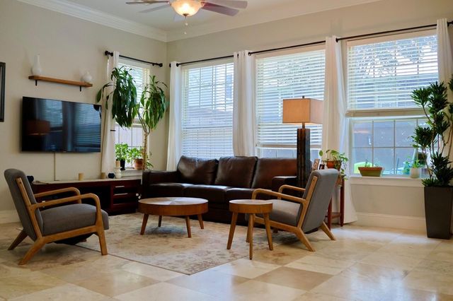 5017 Larkin Street B, Houston, TX 77007