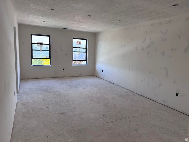 2693 N BURNS LN, North Ogden, UT 84414
