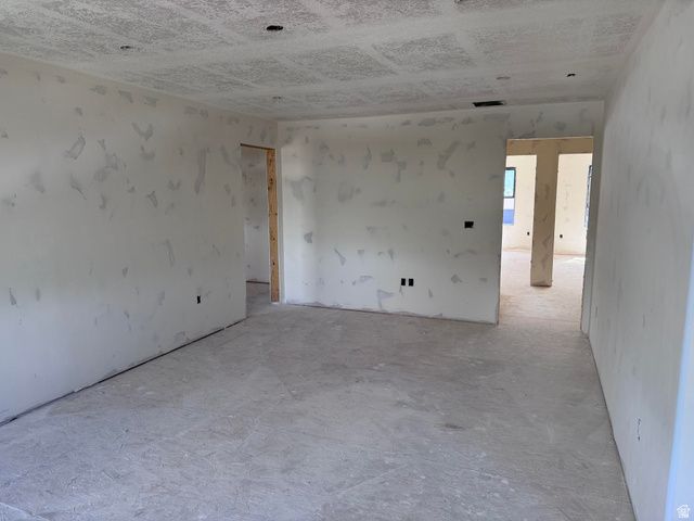 2693 N BURNS LN, North Ogden, UT 84414